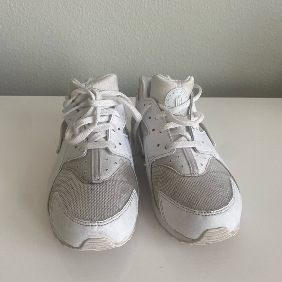 Kids White Nike huarache 2Y - Picture 3 of 7